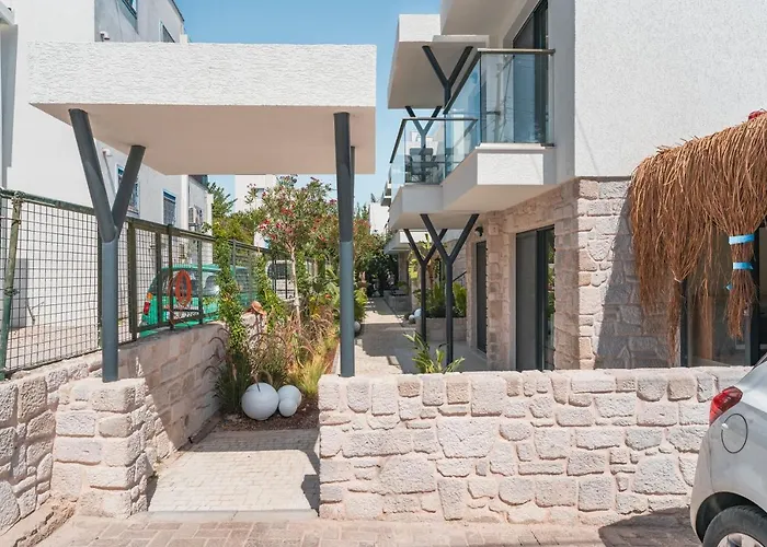 Local House Ξενοδοχείο με διαμερίσματα 3*