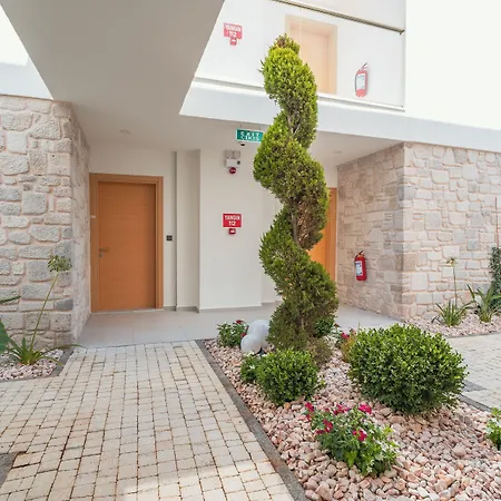 Local House Apart Otel 3*