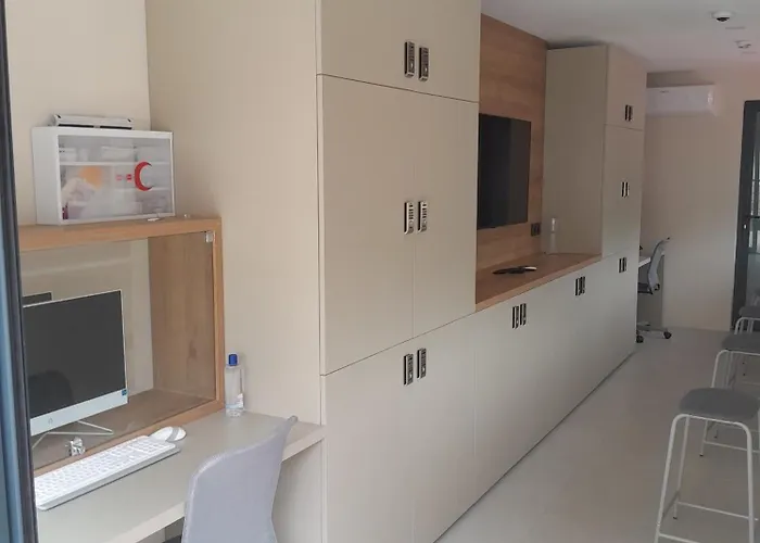 Apart Otel Local House