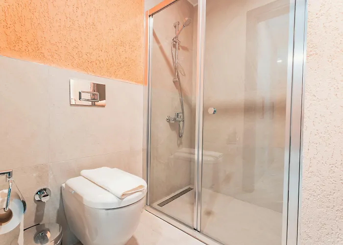 Local House 3* بودروم