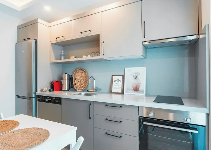 Local House 3* بودروم